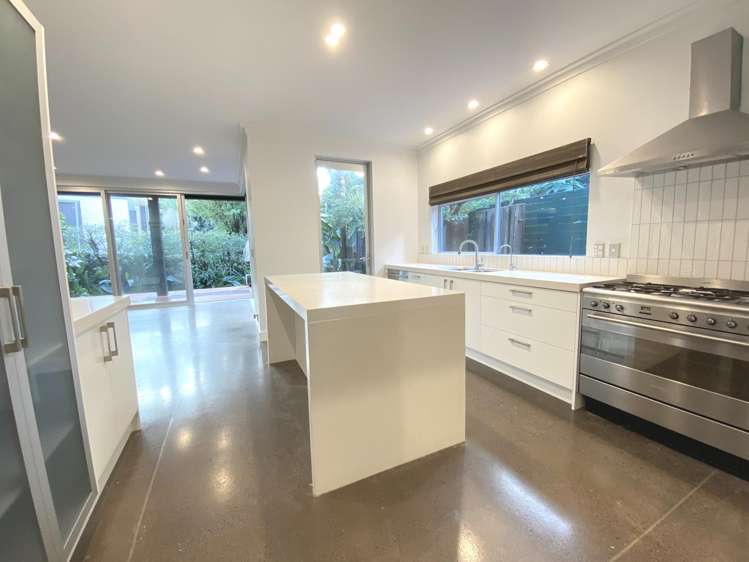 28b Godden Cres_0