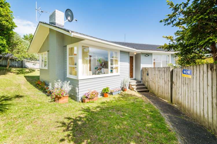 1/11 Ngatoa Place Glenfield_0