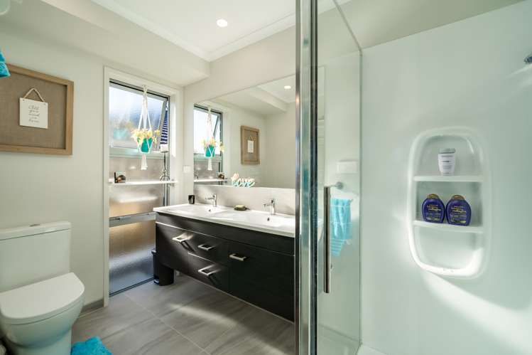 8 Sirocco Place Ohauiti_12