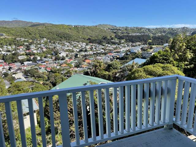 Sunny 3-Bedroom Home with Views in Island Bay
