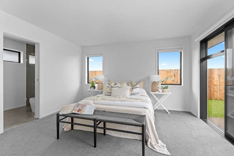 27 Saint Michael Crescent One Tree Point_21