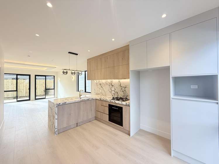 E/16 Imatra Place Sunnyhills_6