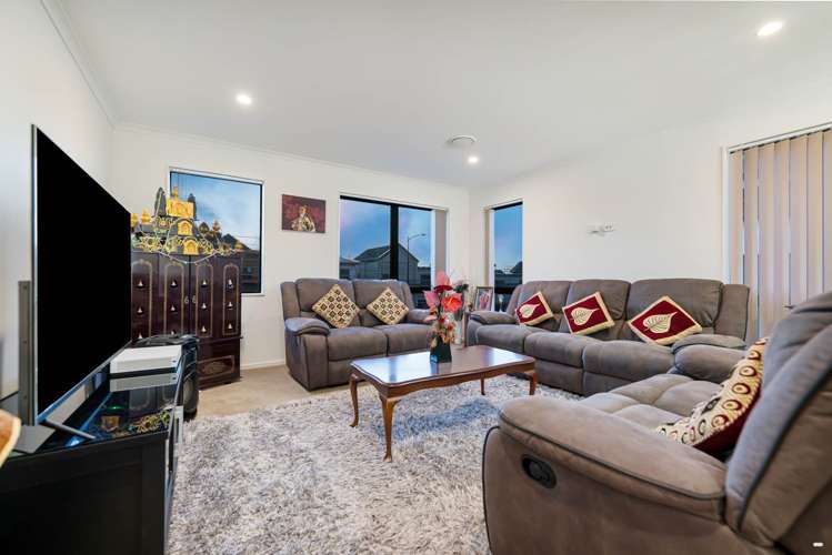 14 Matahae Drive Flat Bush_13