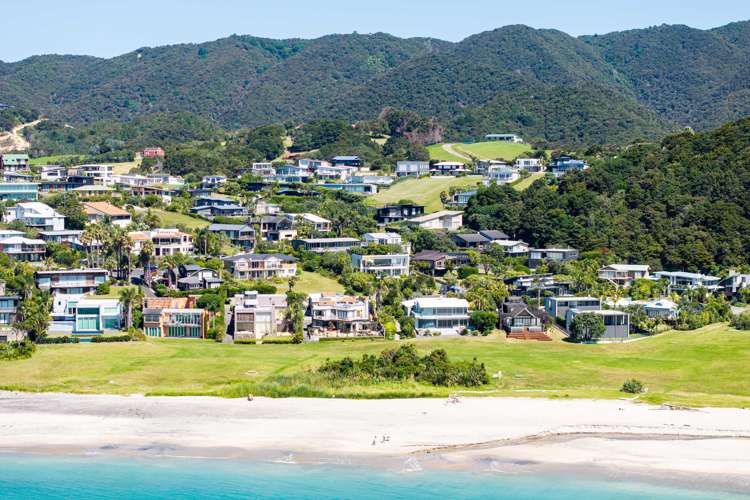 4 Breadalbane Place Langs Beach_19