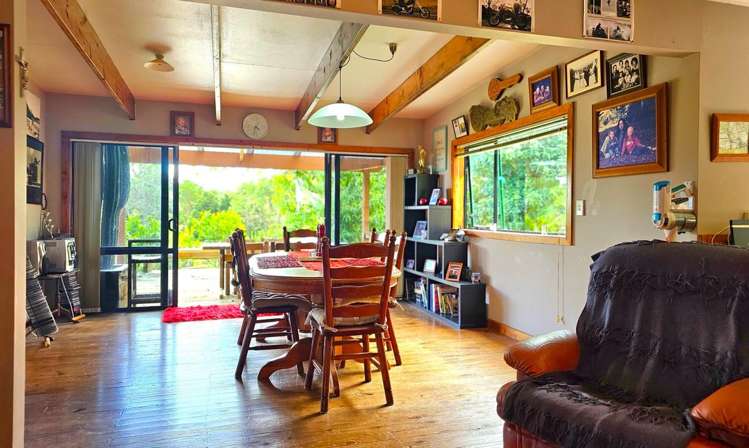 416 Pinehill Road Omapere_31