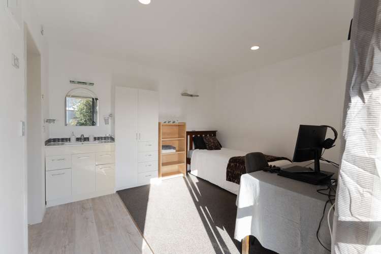 21 Avro Crescent Hornby_14