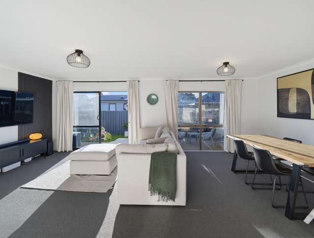 702B Park Road South Akina_3