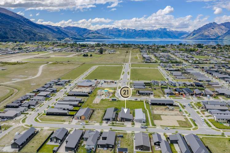 148 Burdon Loop Lake Hawea_30