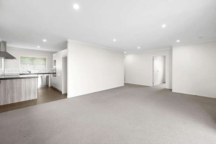 74 Queens Avenue 1067_5