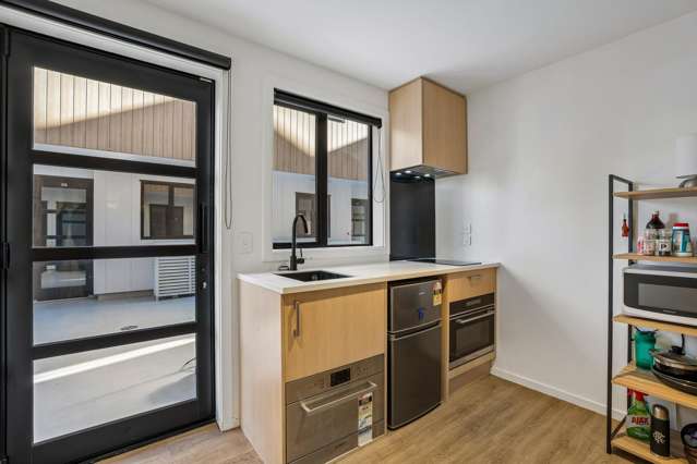 18B & 19B/135 Hallenstein Street Queenstown_3
