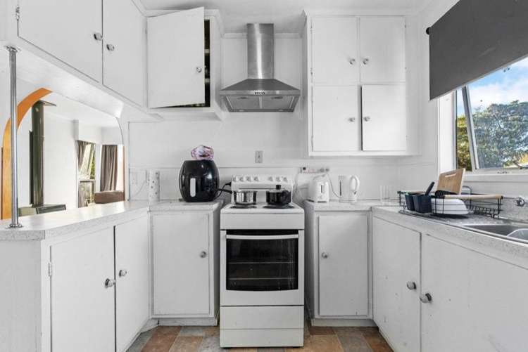 64 Sunlands Drive Manurewa_26