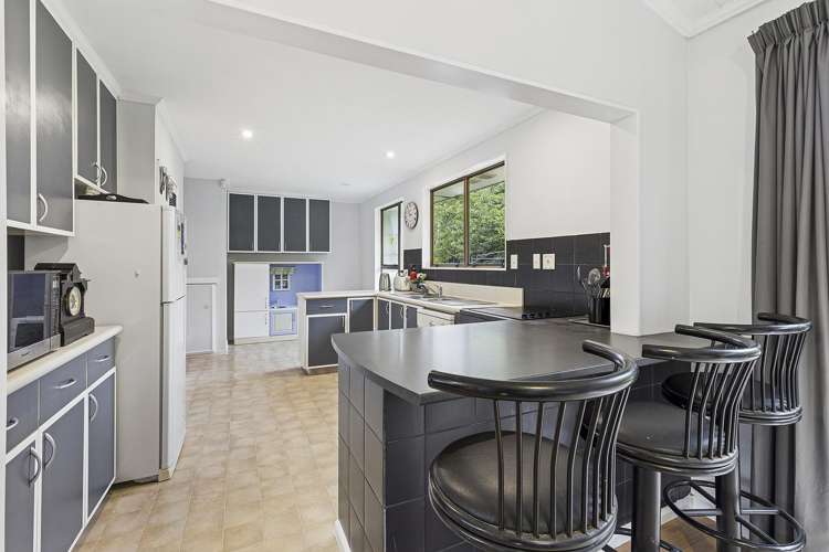 14 Balliol Drive Tawa_9