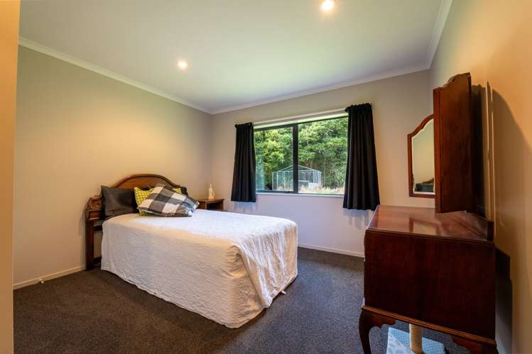30 Matua Grove Otatara_14
