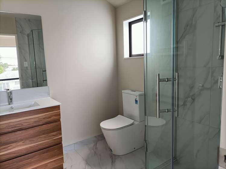 10b Roberts Road Te Atatu South_15