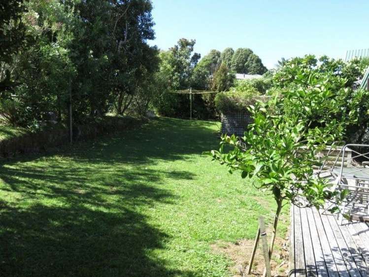 128 Bambury Place Onemana_9