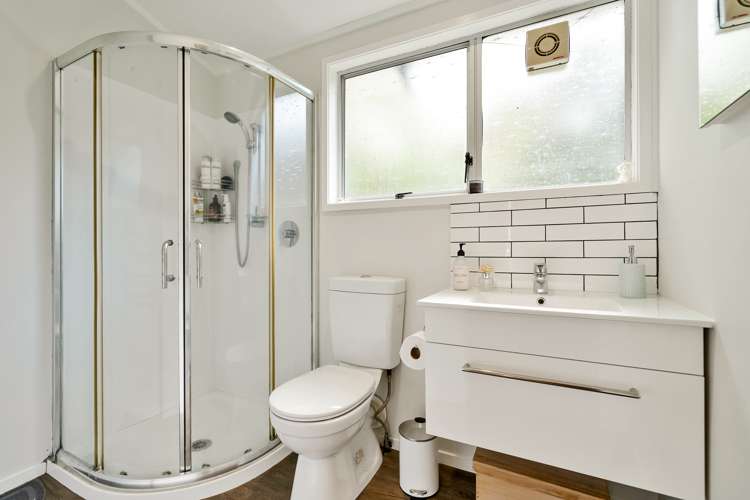 3 Thomas Avenue Te Atatu Peninsula_10