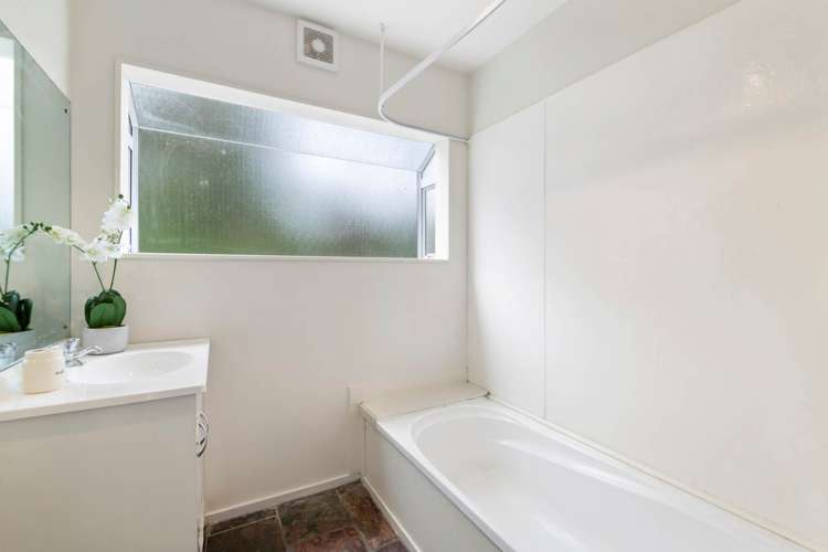 20c Poplar Road Stanmore Bay_17