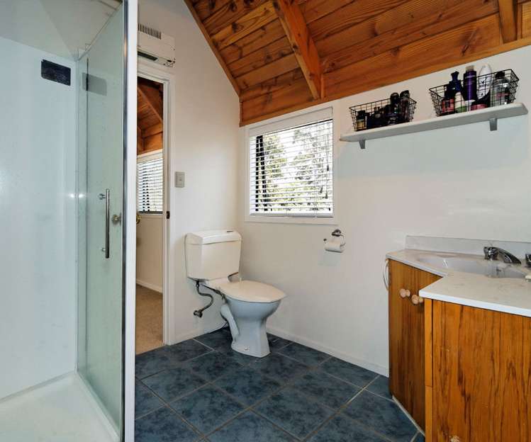 111 Daffodil Street Titirangi_15