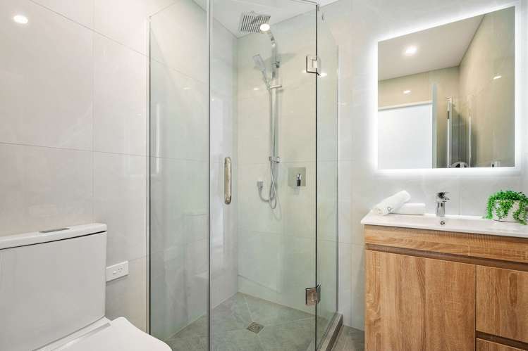 1/1090 Beach Road Torbay_16