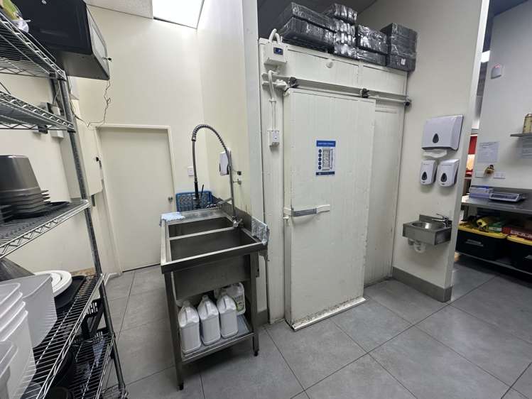 Shop 5/64 Ormiston Road East Tamaki_2