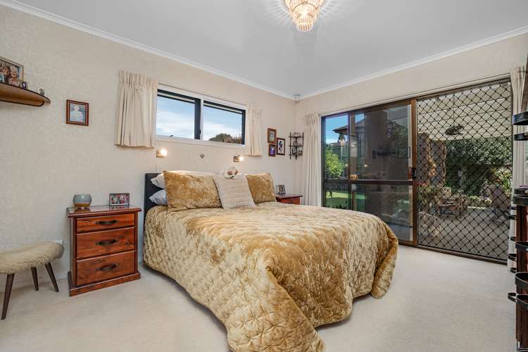 14 Saint Simon Place Botany Downs_10