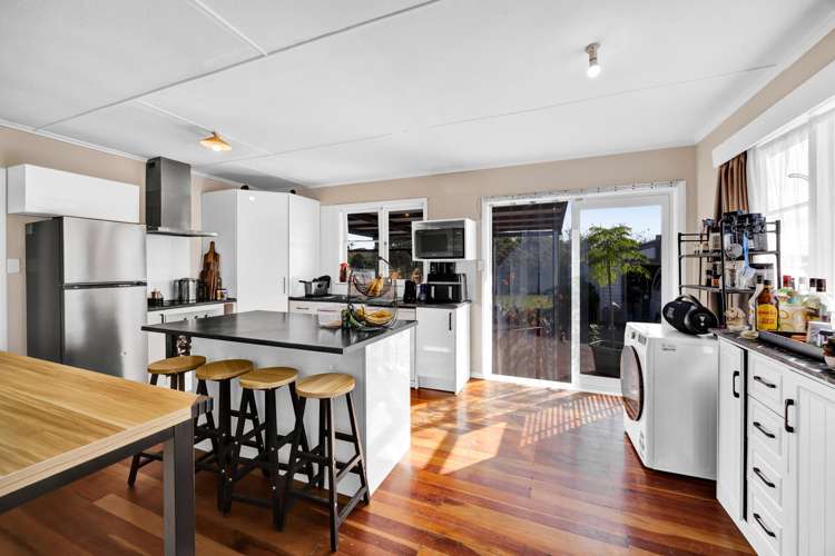 8 Pacey Avenue Hawera_10