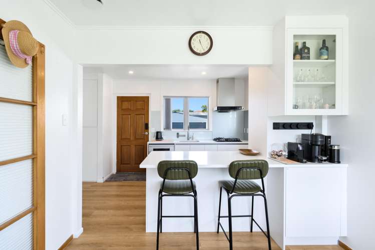 57 Divich Avenue Te Atatu South_3