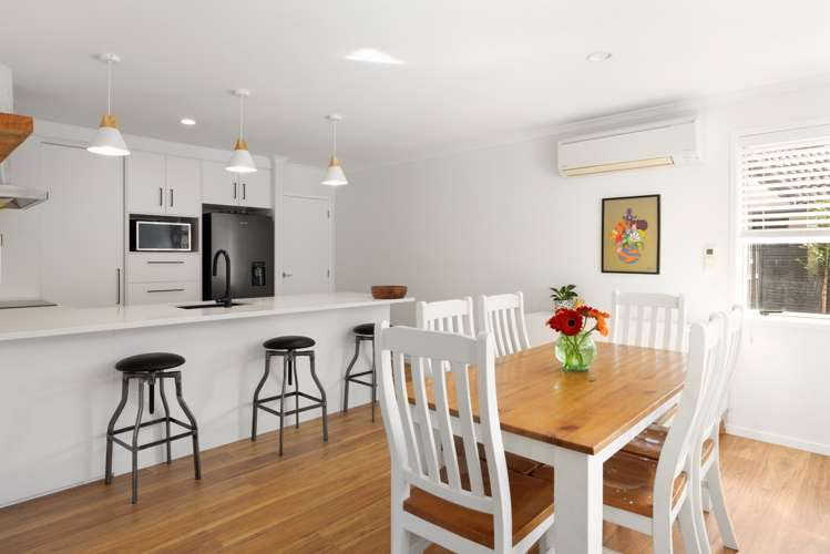 5 Montrose Place Pyes Pa_5