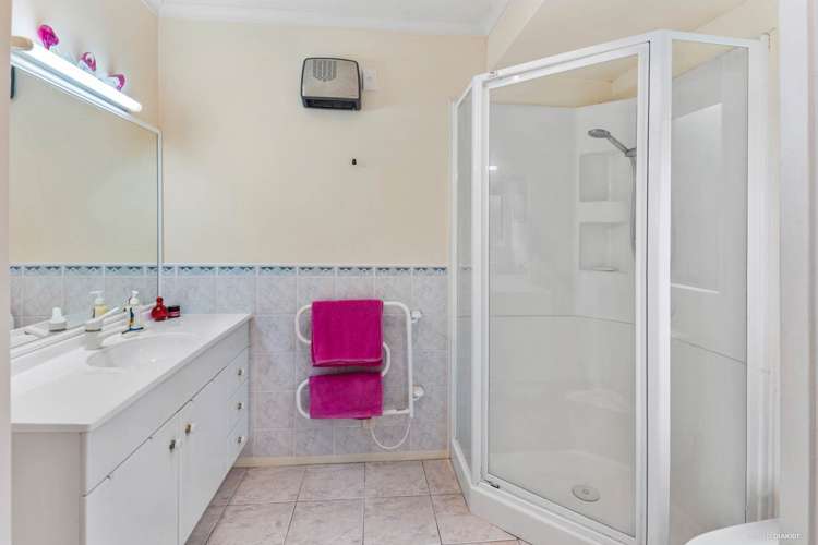 308 Hill Road The Gardens_14