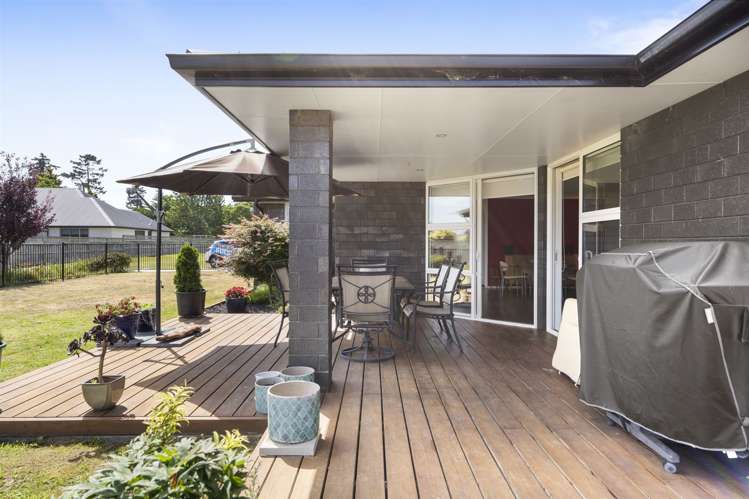 6 Plescher Crescent Leamington_23