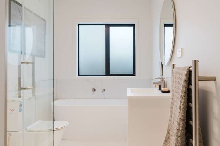 2/10 Norman Street Nawton_9