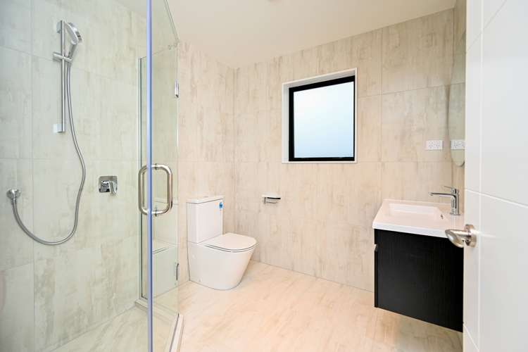 2 Wheki Place Swanson_10