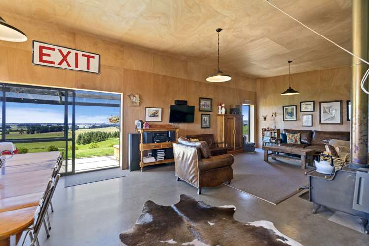 5645 West Coast Road Springfield_6