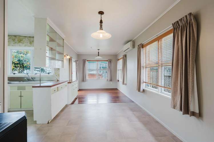 7 Scott Avenue Hamilton East_17