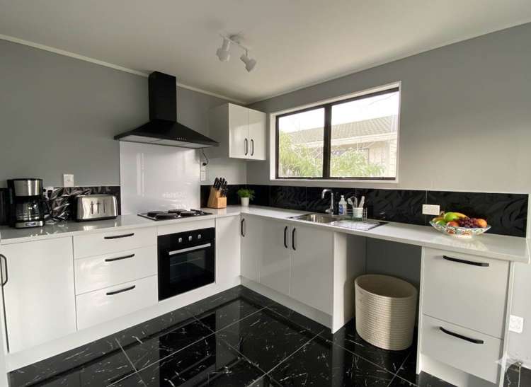 2/190 Te Irirangi Drive Flat Bush_1