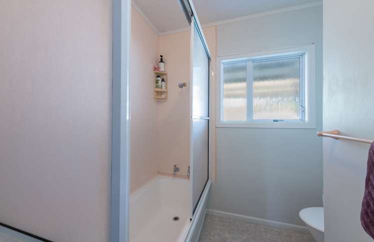 2/10 Matangi Street Stoke_10