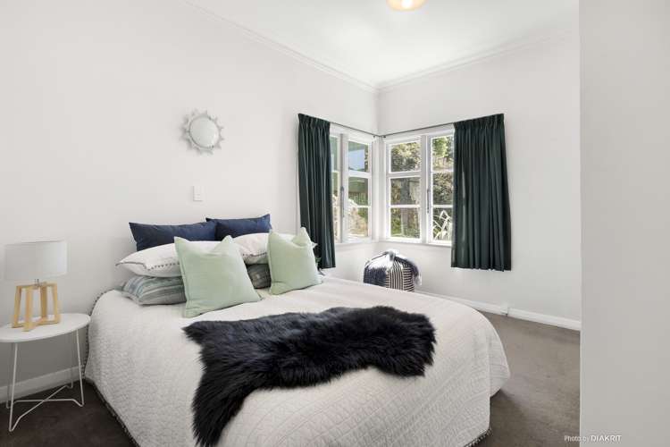 122 The Parade Island Bay_9