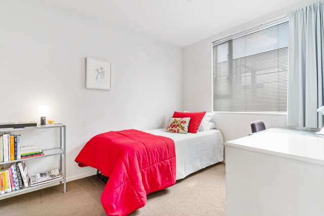 6v/435 New North Road Kingsland_4