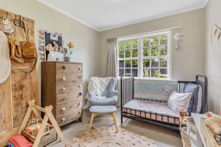 2/4 Jern Place Eastern Beach_5