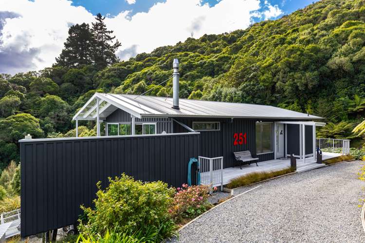 251 Queen Charlotte Drive Havelock_3