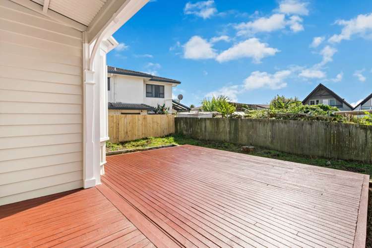 16 Earnslaw Crescent Clover Park_9