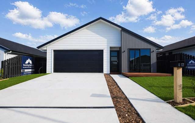 Double Garage and Move in Ready!