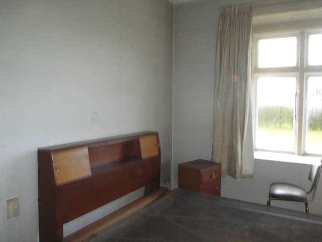 3 Side Street Clinton and Surrounds_1