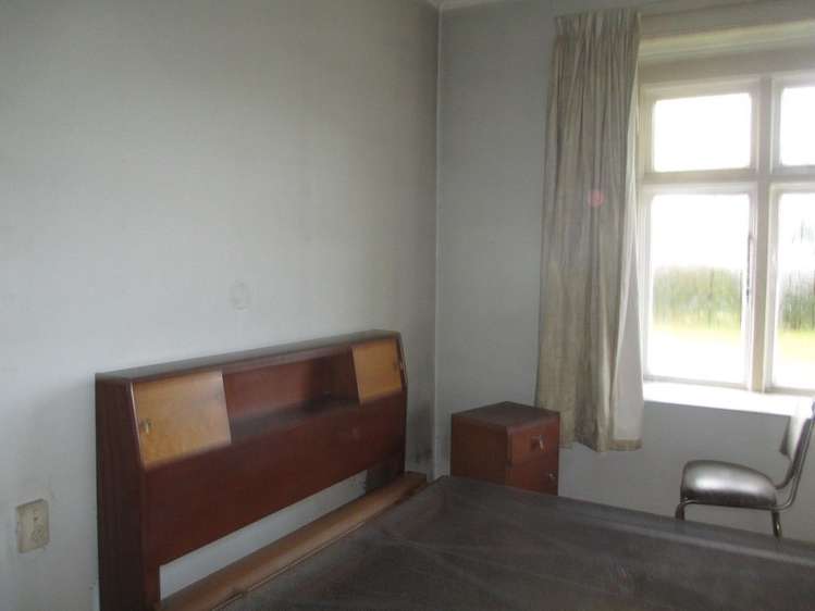 3 Side Street Clinton and Surrounds_1