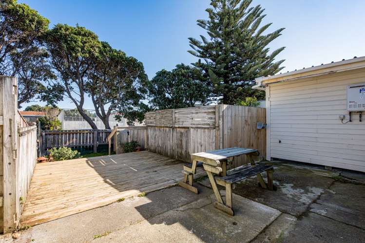 218 Coutts Street Rongotai_17