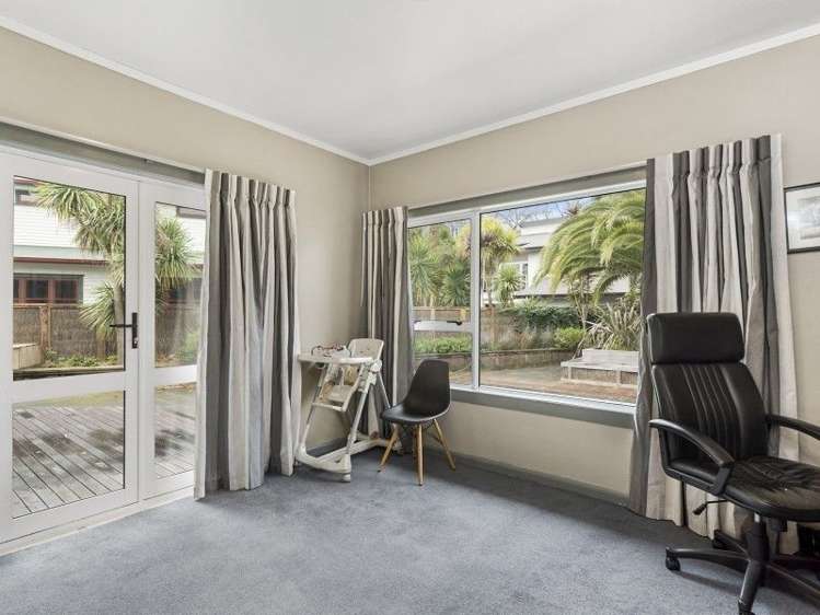 654 River Road Chartwell_7