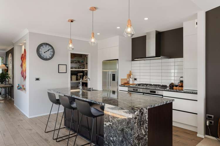 29 Pukenamu Road Rainbow Point_5