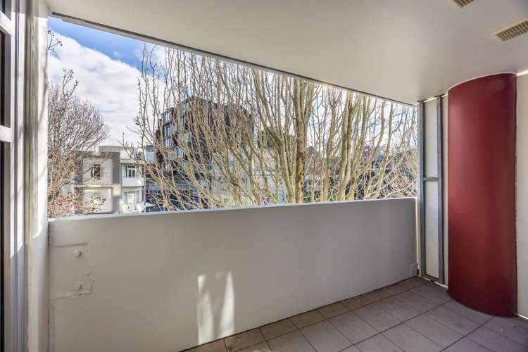 2M/14 Upper Queen Street Auckland Central_10