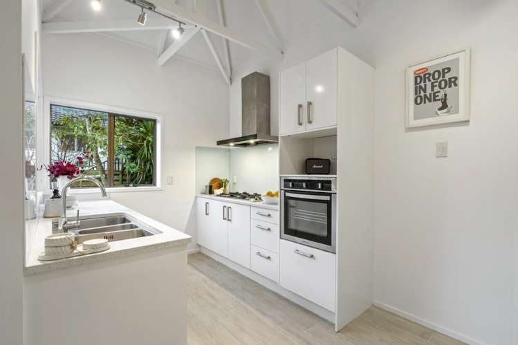 2/1 Totara Grove Hillcrest_18