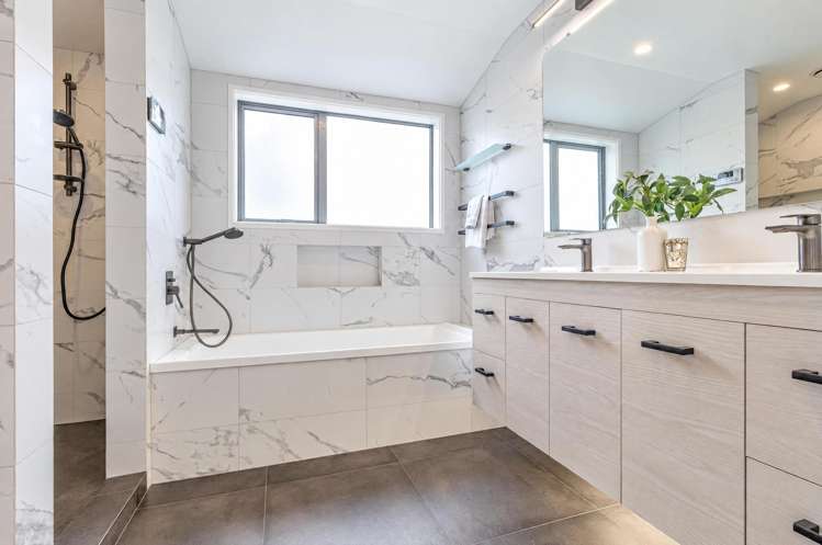 54A Meadway Sunnyhills_22